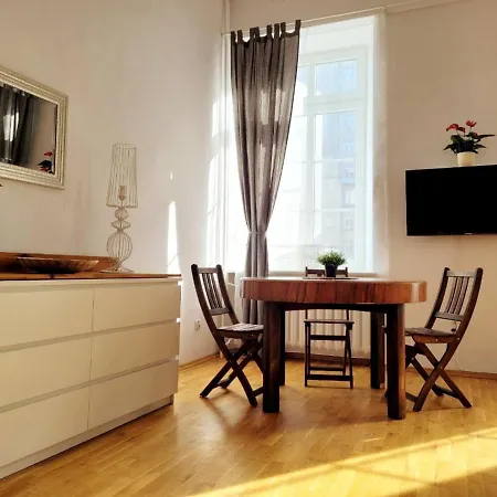 Przytulne Apartamenty W Centrum Warszawy Lok 2 Varsovia Exterior foto